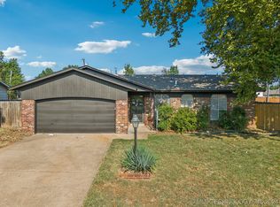 4701 S Spruce Dr, Sand Springs, OK 74063