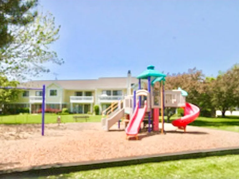 1022 Boxwood Ct #B2 — Photo 4