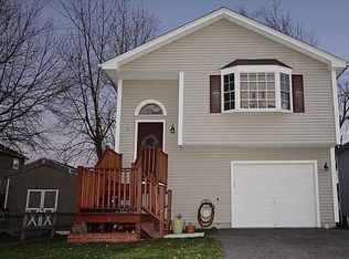 6 Hayden Ct, Cumberland, RI 02864