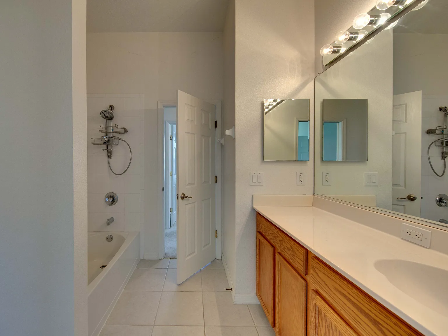 4 bed, 2198 sqft, $2,950 — Photo 3