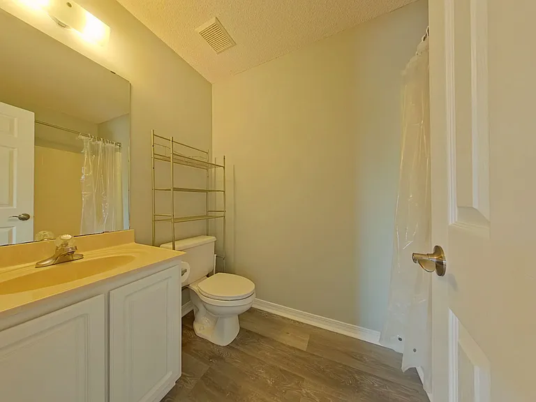 11-web-or-mls-8 Bathroom-4_04142026