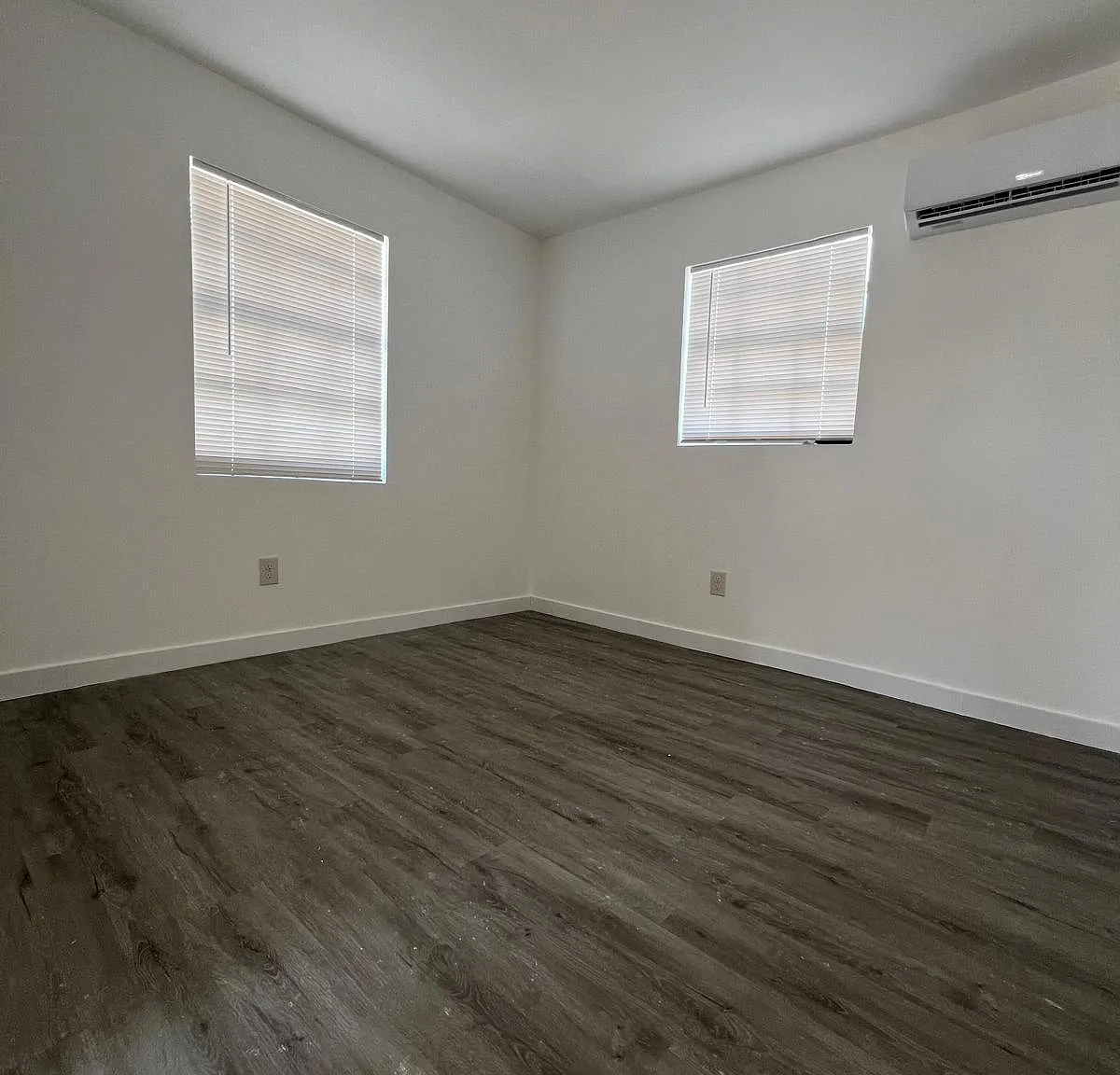 612 S Pine St — Photo 2