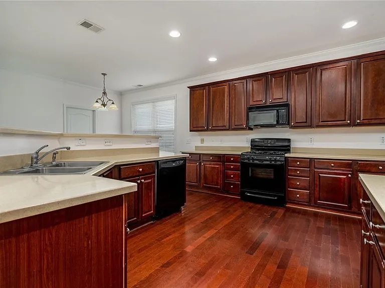 210 Harmony Lake Dr — Photo 16
