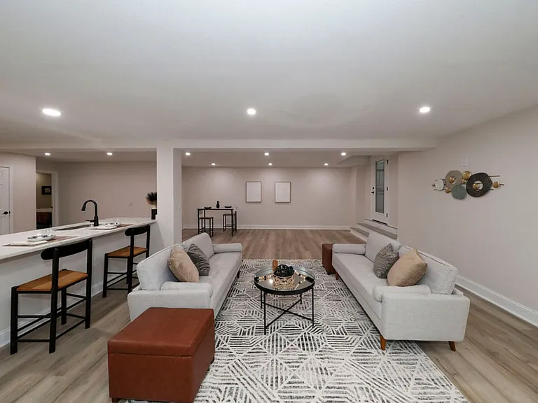 208 Fairfax Way — Photo 10