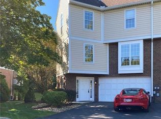 511 Lakewood Dr, Monroeville, PA 15146