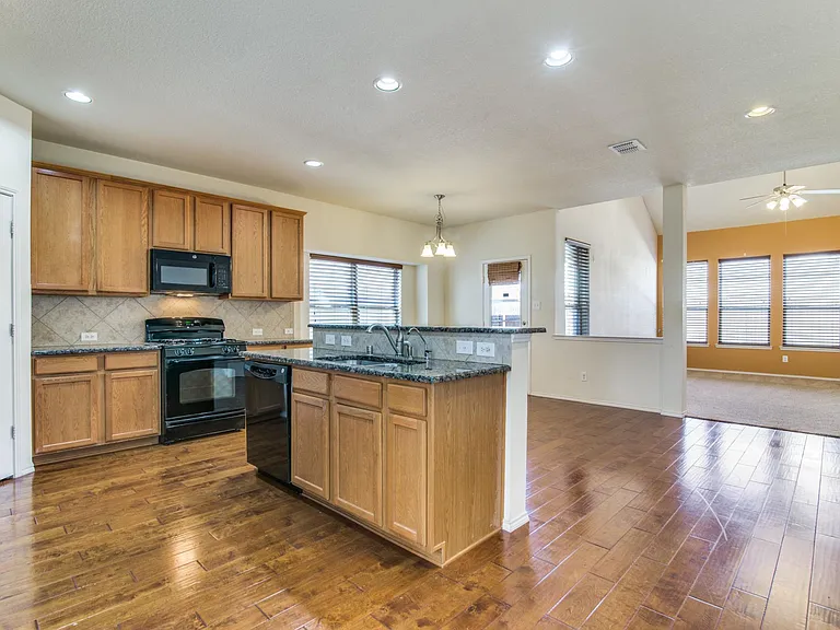 9400 Harrell Dr — Photo 9