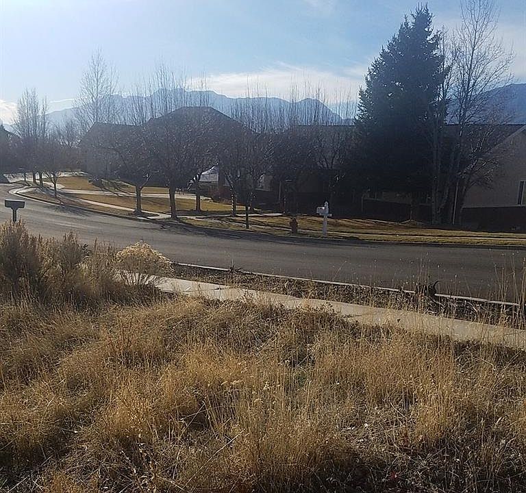 2nd image of 1420 N Lakeview Dr