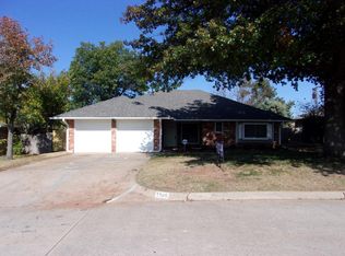 5505 NW 66th St, Warr Acres, OK 73132