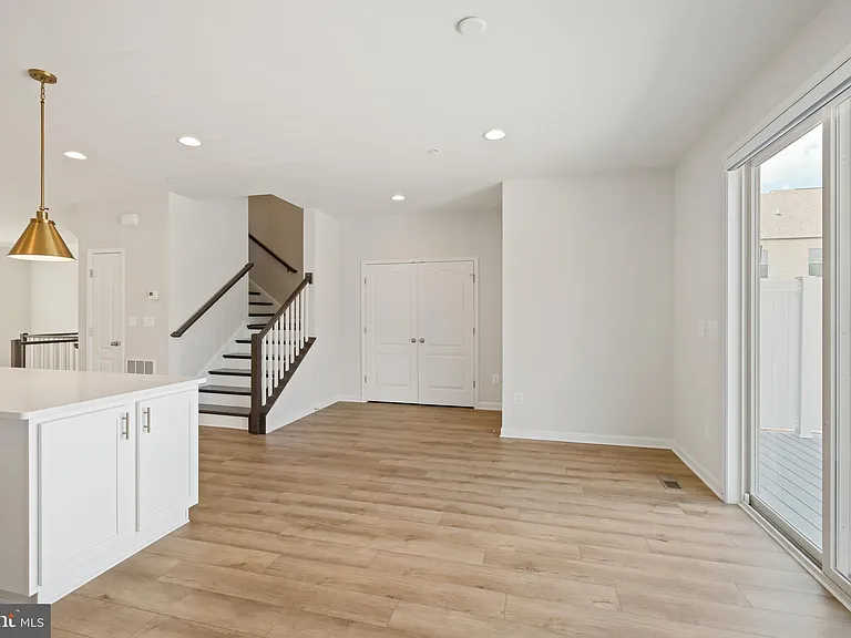 204 Ashton Market Aly — Photo 14