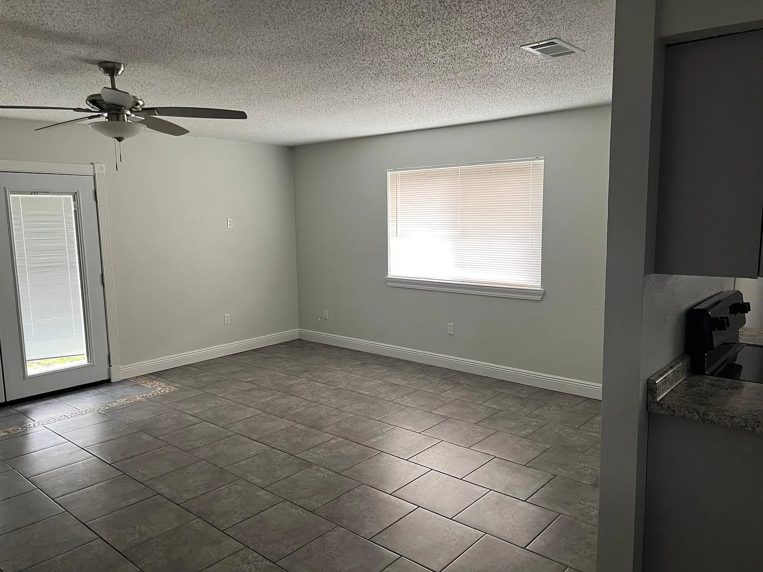 387 Fairway Dr — Photo 3