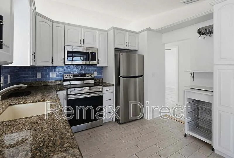 Building Photo - 4567 Brook Dr