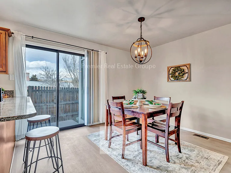 806 London Green Way — Photo 8