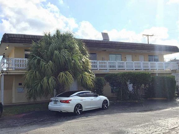 3rd image of 3845 S Circle Dr APT 201