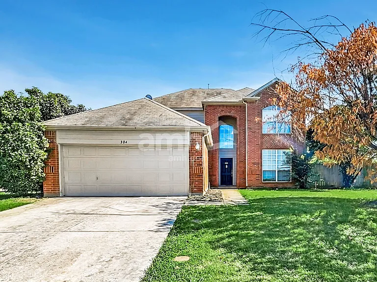 304 Double Oak Ln — Photo 1
