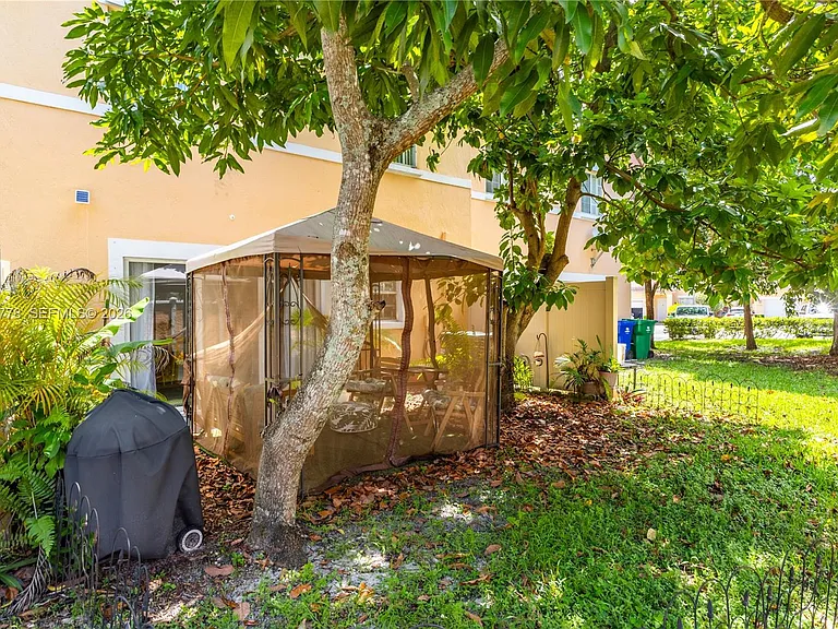 2420 SW 87th Way — Photo 33
