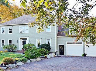 10 Bridle Path Ln, Middleboro, MA 02346