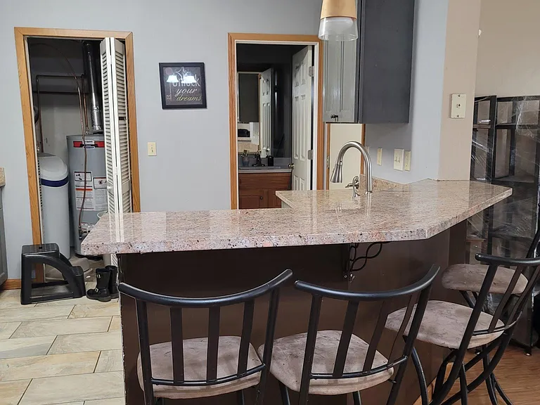 1915 Bluestem Ln — Photo 5