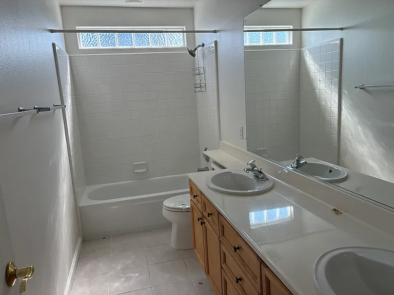 5122 Mesa Verde Dr — Photo 3