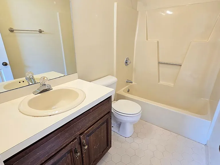 474 Lands End Rd — Photo 13