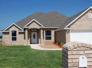 1805 Red Oak Dr, Ardmore, OK 73401