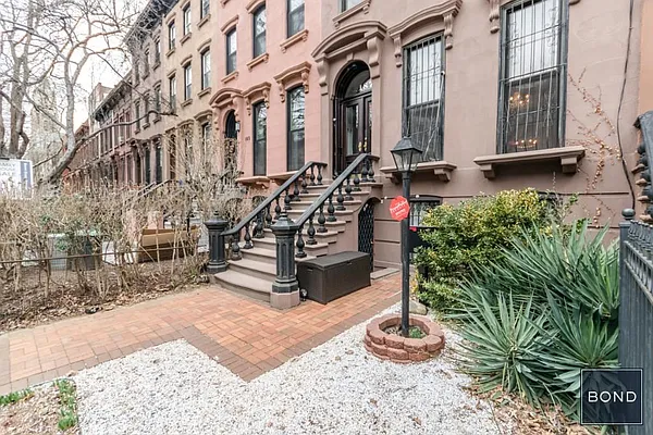 Sold by Bond New York | media 1