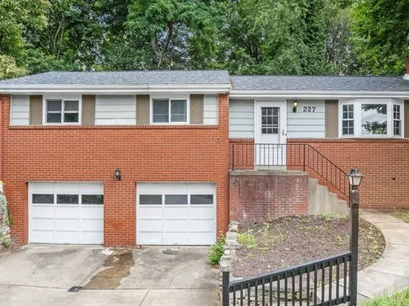 227 Rosebriar Dr, Glenshaw, PA 15116