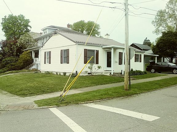 3rd image of 817 Phillips St