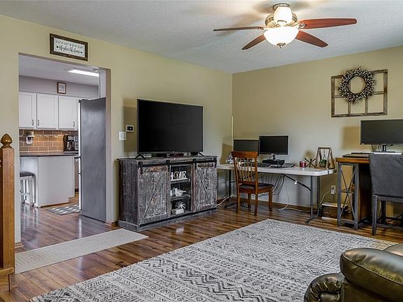 2nd image of 715 SE Dolan Dr