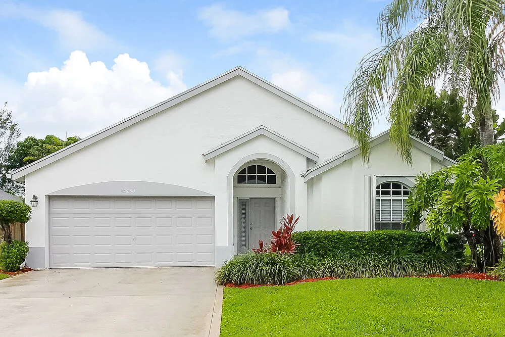3 bed, 2.0 bath, 1628 sqft, $3,260 — Photo 1