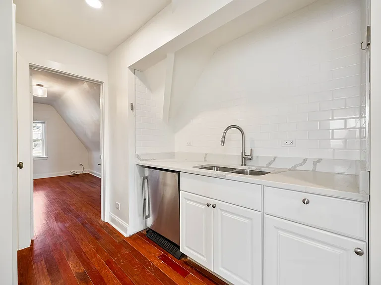 1118 Garnett Pl #2 — Photo 14