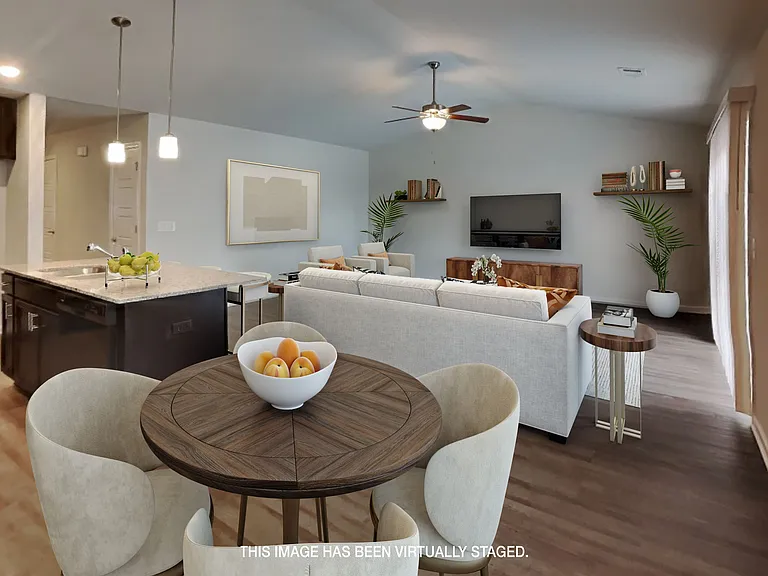 118 Dasher Dr — Photo 3