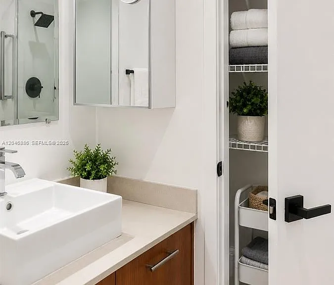 3304 NE 1st Ave — Photo 7