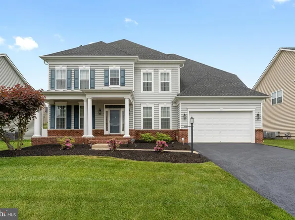 8 Broomfield Dr, Stafford, VA 22554