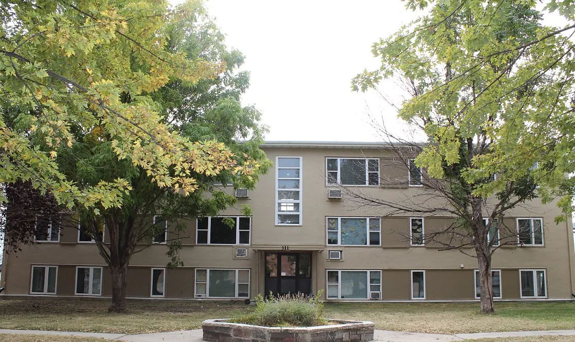 Convenient Roomy 2bd/1ba Apartment — Photo 1