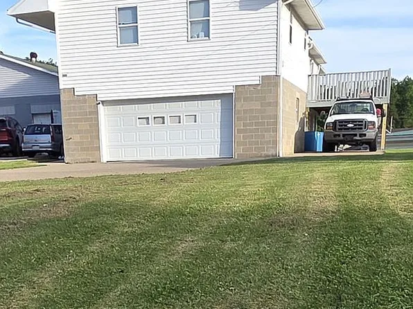 909 Rayon Dr, Parkersburg, WV 26101