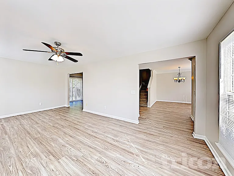 1221 Brook Farm Ln — Photo 4