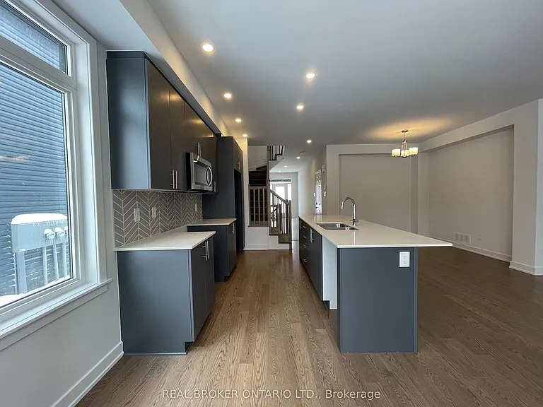 882 Solarium Ave — Photo 14