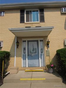 1172 Indian Church Rd APT 17, West Seneca, NY, 14224