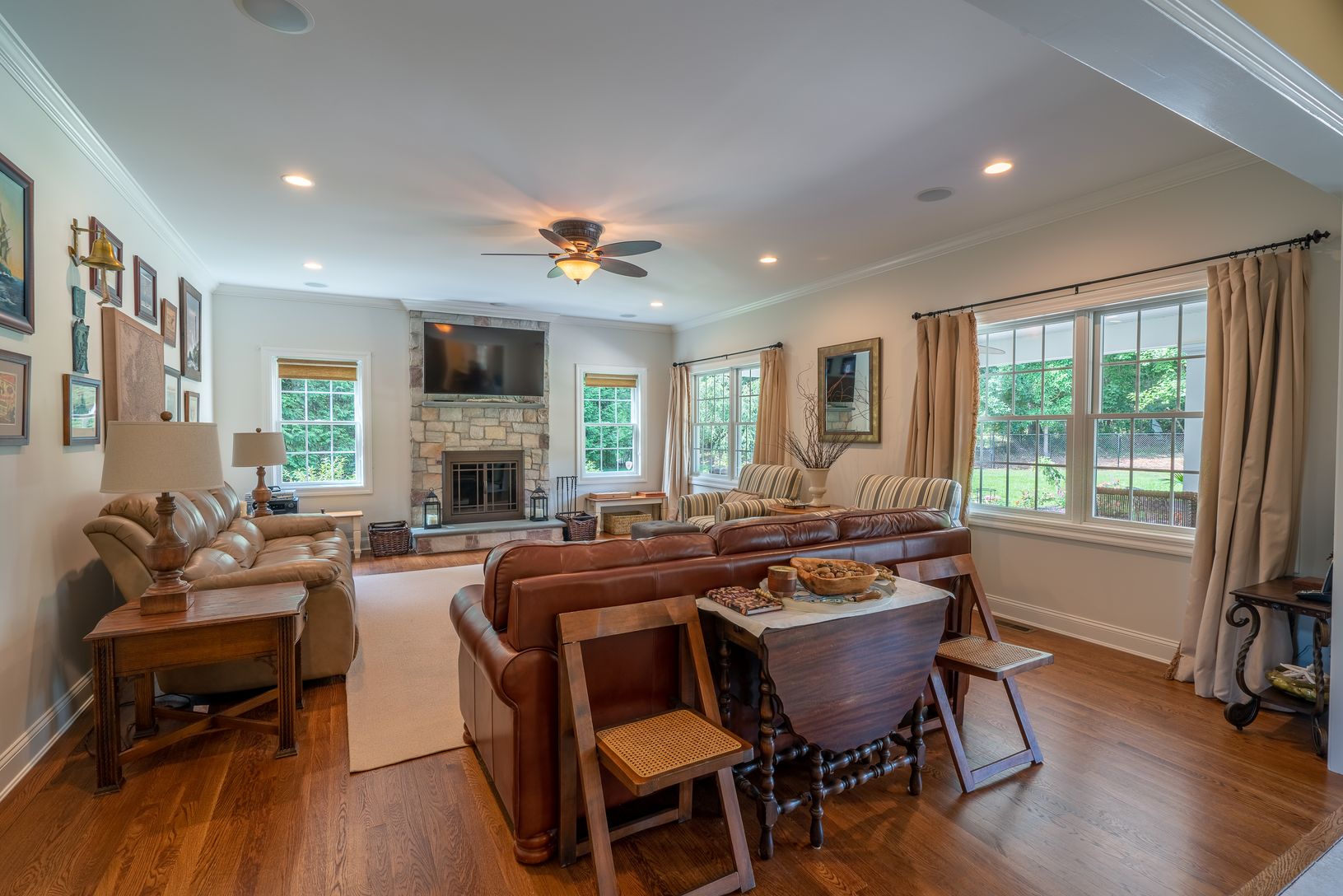  living room 2