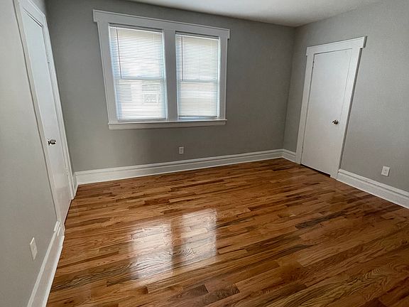 5th image of 109 Huntington Ter #3