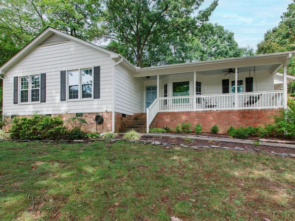 6201 Bramblewood Dr, Raleigh, NC 27612