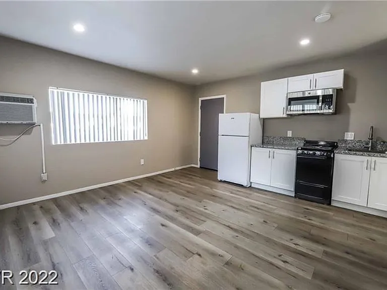 2201 Fairfield Ave — Photo 4