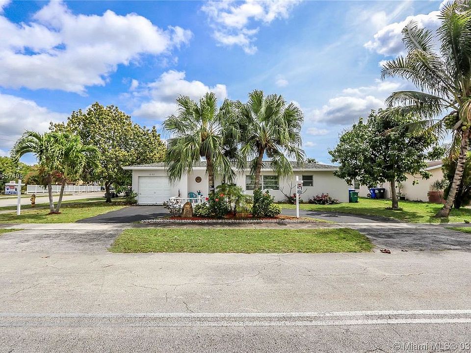 1st image of 1102 Pinehurst