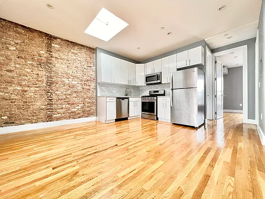 Rented by Pear NYC LLC | media 2