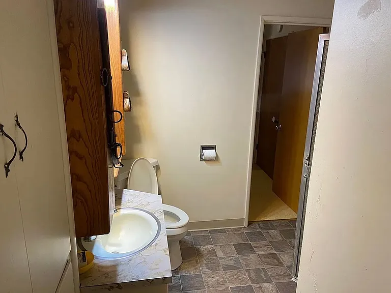 825 Mathew St — Photo 12