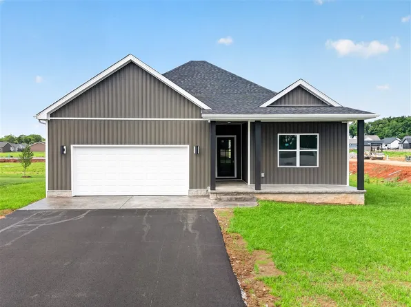 131 McCutchen Ct, Auburn, KY 42206