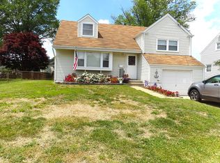 16 Wickom Ave, Hamilton, NJ 08690