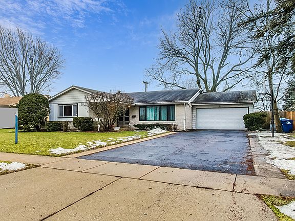 2nd image of 205 Leahy Cir S