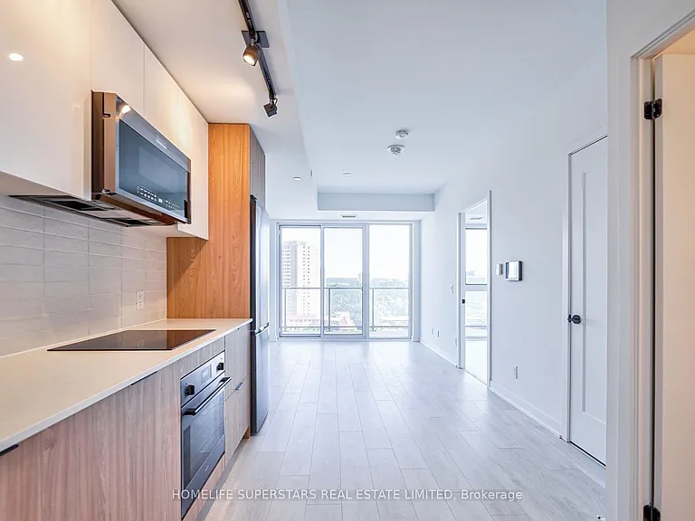 5 Defries St #1611 — Photo 1