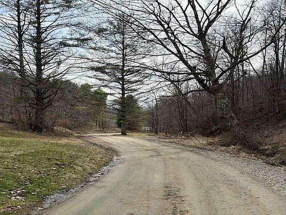 5th image of 514 Baker Hollow Rd